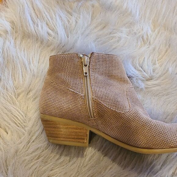 Steve‎ Madden womens tan suade ankle booties with zipper sides size 6 1/2 - Picture 7 of 9